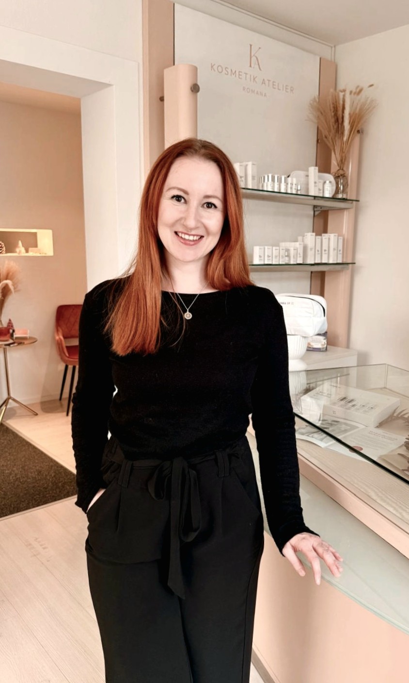 Romana in ihrem Kosmetik Atelier in Einsiedeln